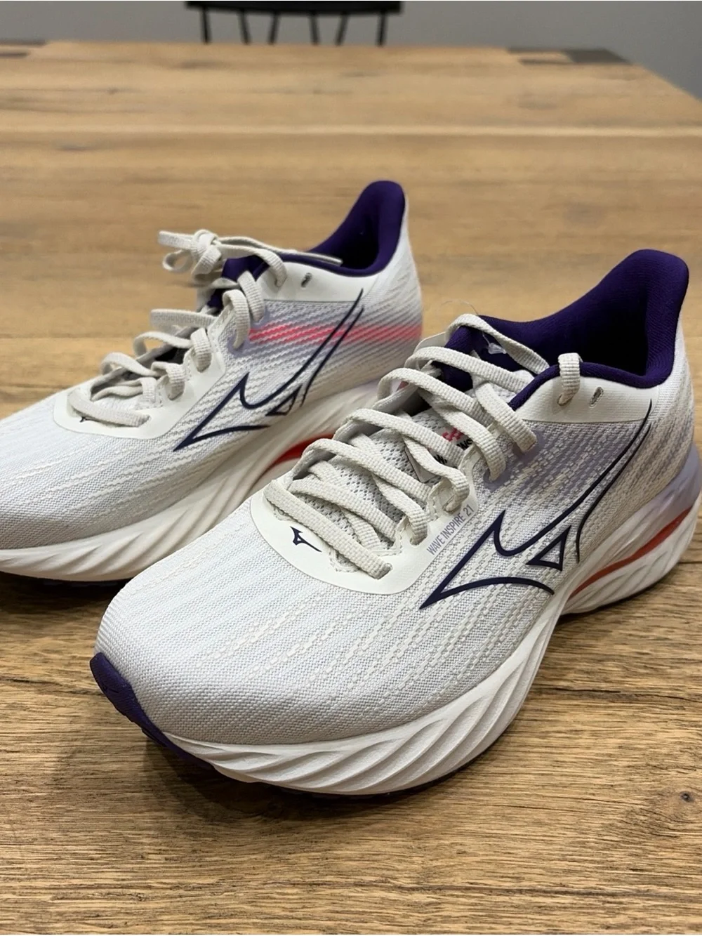 Mizuno Women’s White Running Shoes with Purple Accents